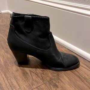 Black ankle boots - size 6